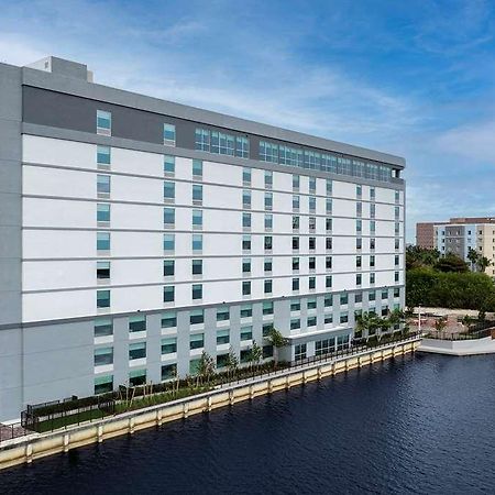Tru By Hilton Miami Airport South Blue Lagoon Exterior photo