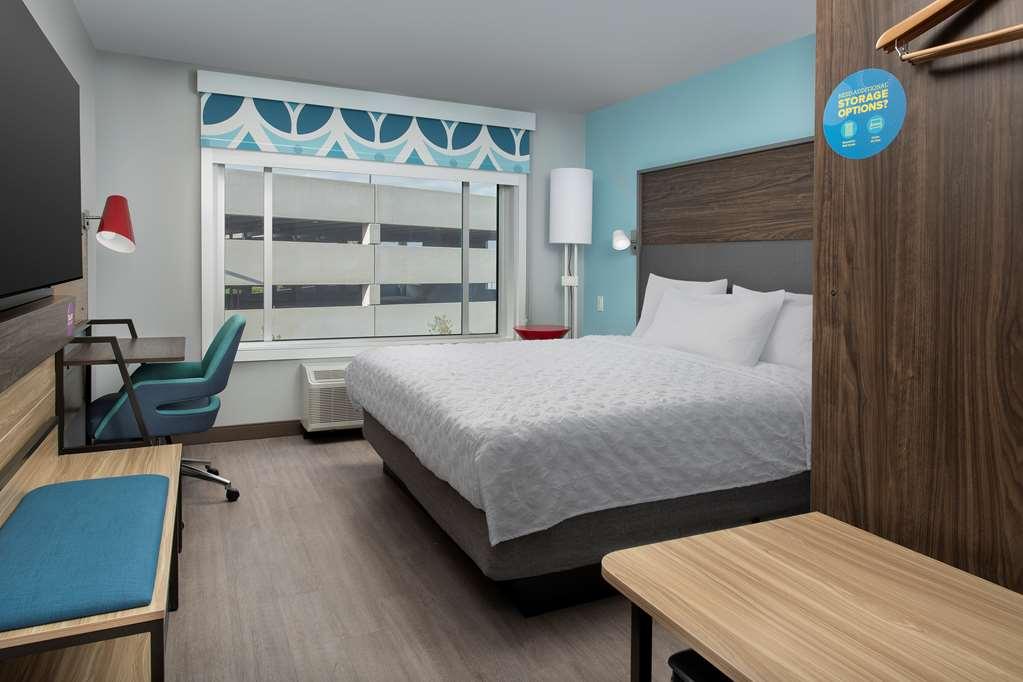 Tru By Hilton Miami Airport South Blue Lagoon Room photo