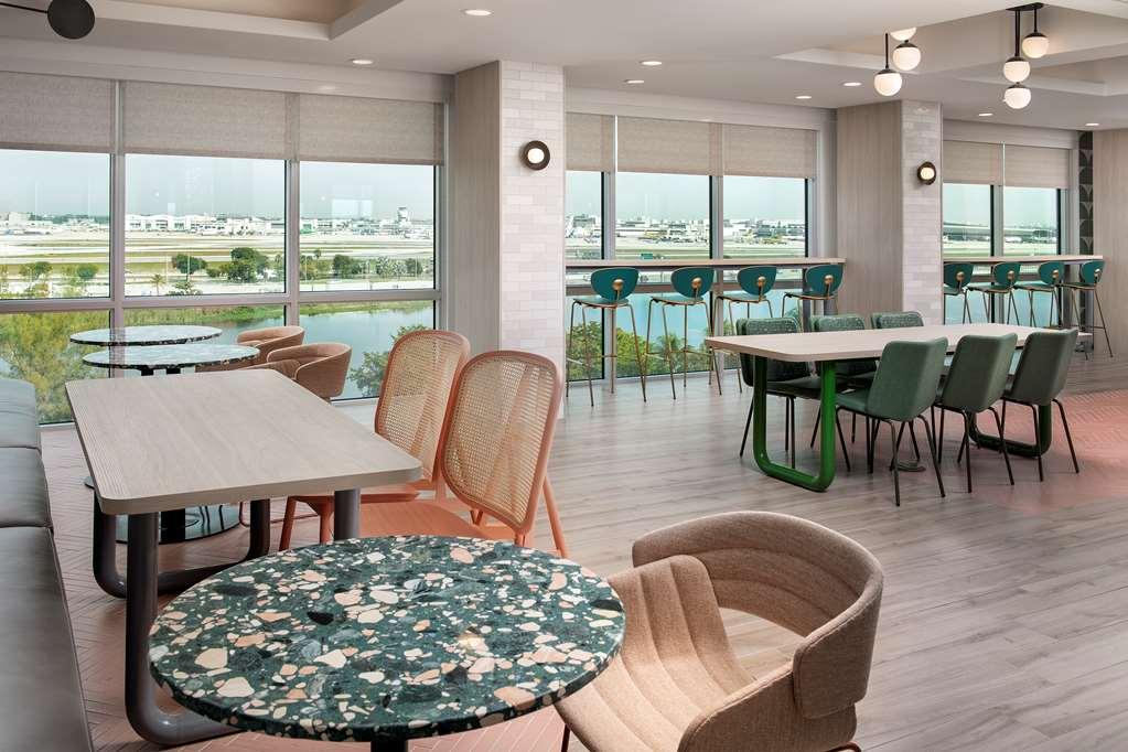 Tru By Hilton Miami Airport South Blue Lagoon Exterior photo