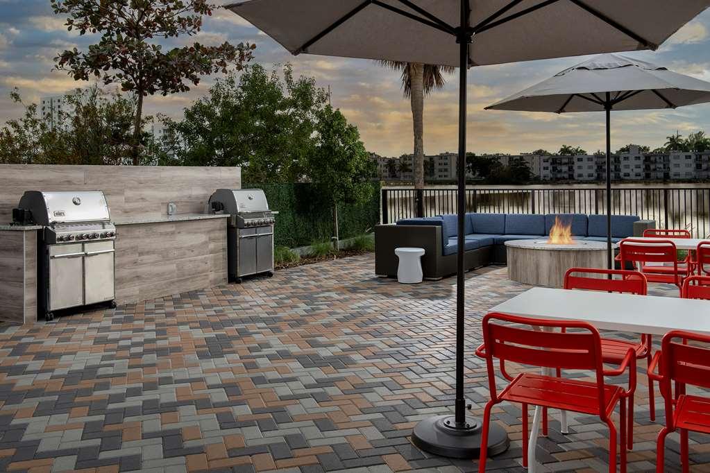 Tru By Hilton Miami Airport South Blue Lagoon Restaurant photo