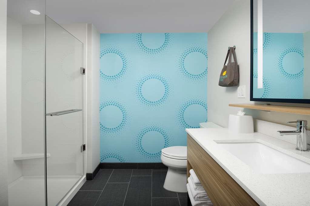 Tru By Hilton Miami Airport South Blue Lagoon Exterior photo