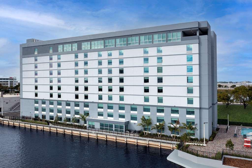 Tru By Hilton Miami Airport South Blue Lagoon Exterior photo